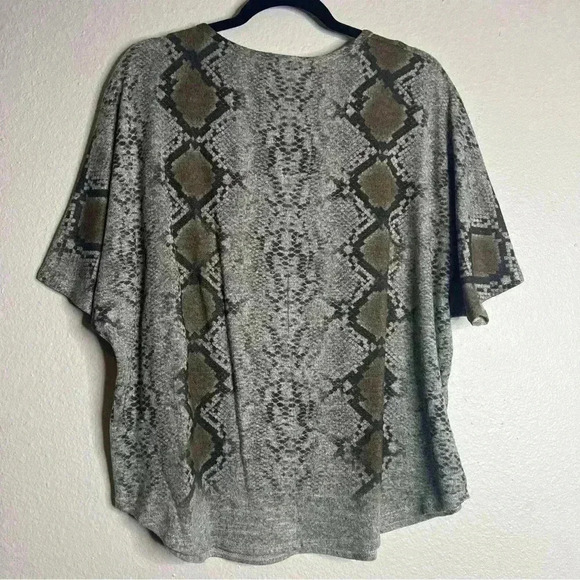 Ember Knit Snakeskin Blouse - Picture 2 of 3
